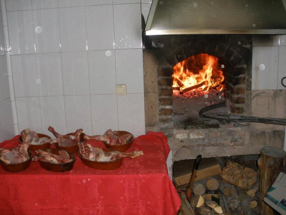 Hostal Restaurante Villa De Sepúlveda Exterior foto