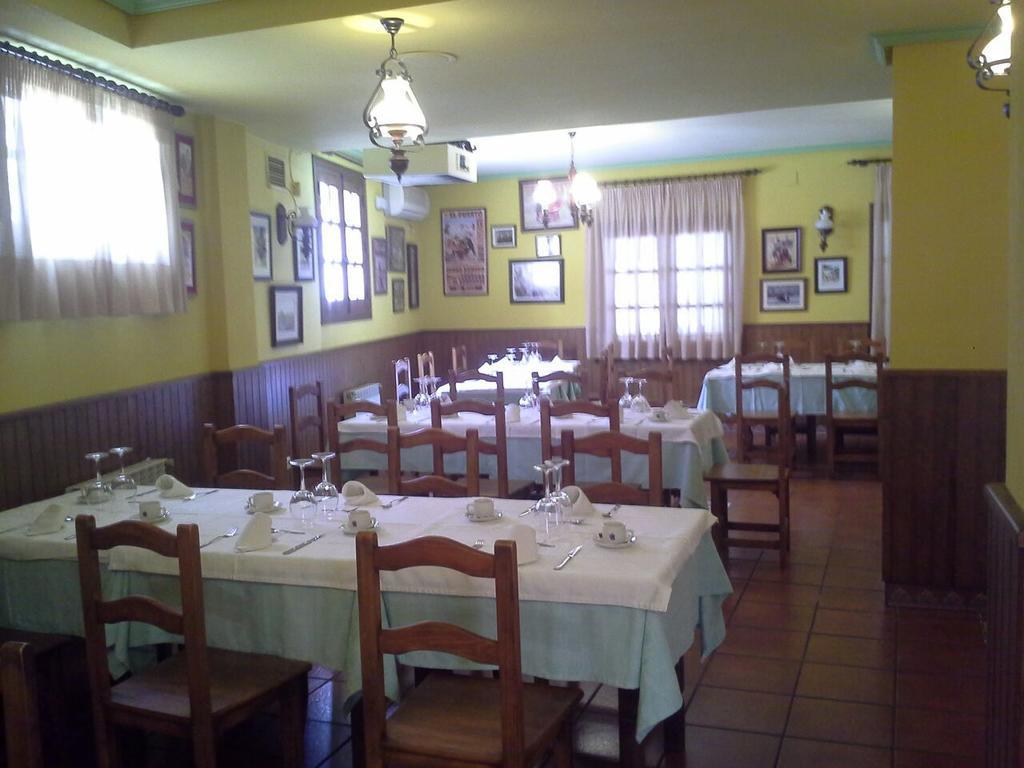 Hostal Restaurante Villa De Sepúlveda Exterior foto